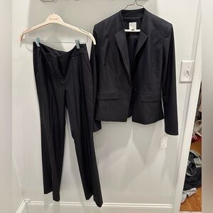 Halogen two piece women’s pant suit